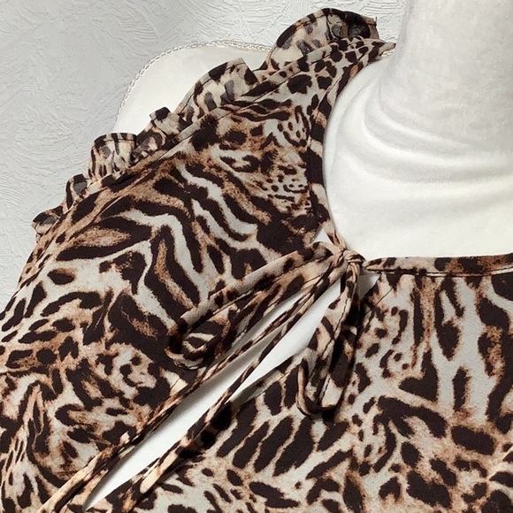 MICHAEL Michael Kors NWT - Sz M - cold shoulder animal print chic Top - Picture 5 of 9